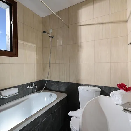 Village & Herszonisszosz