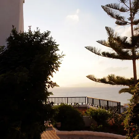 Village & Herszonisszosz