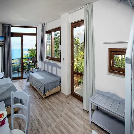 Village Hotel&bungalows Hersonissos (Crete)