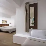 Otel Village & 4*