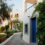 Hotel Village & 4*