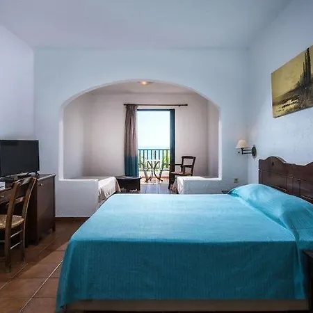 Village & Hotel 4*