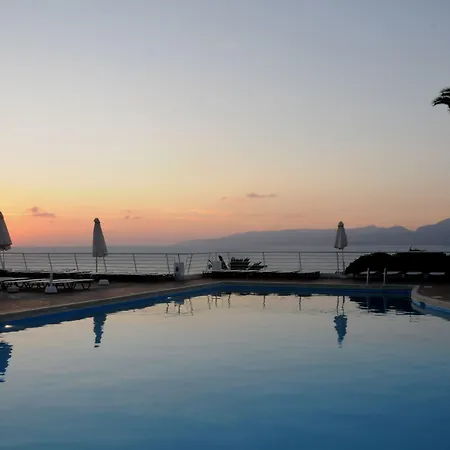 Village & 4* Hersonissos (Crete)