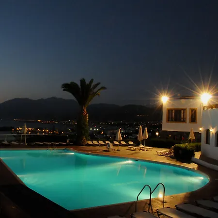 Hotel Village & 4*