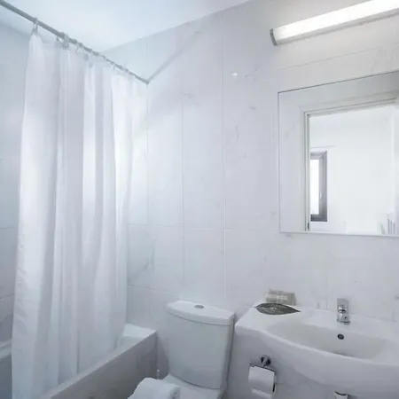Hotel Village & 4*