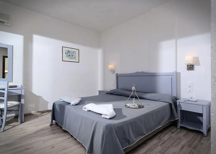 Village & 4* Hersonissos (Crete)