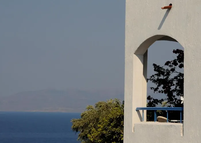 Hotel Village & Hersonissos (Crete)