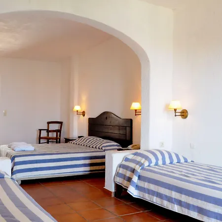 Village & Ξενοδοχείο