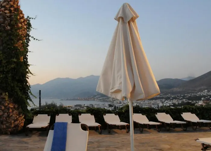 Village & Χερσόνησος