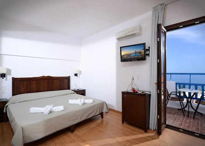 Ξενοδοχείο Village & 4*