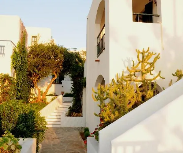 Village & 4* Hersonissos (Crete)